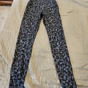 Sunzel Womens M Gray Animal Print Athletic Leggings